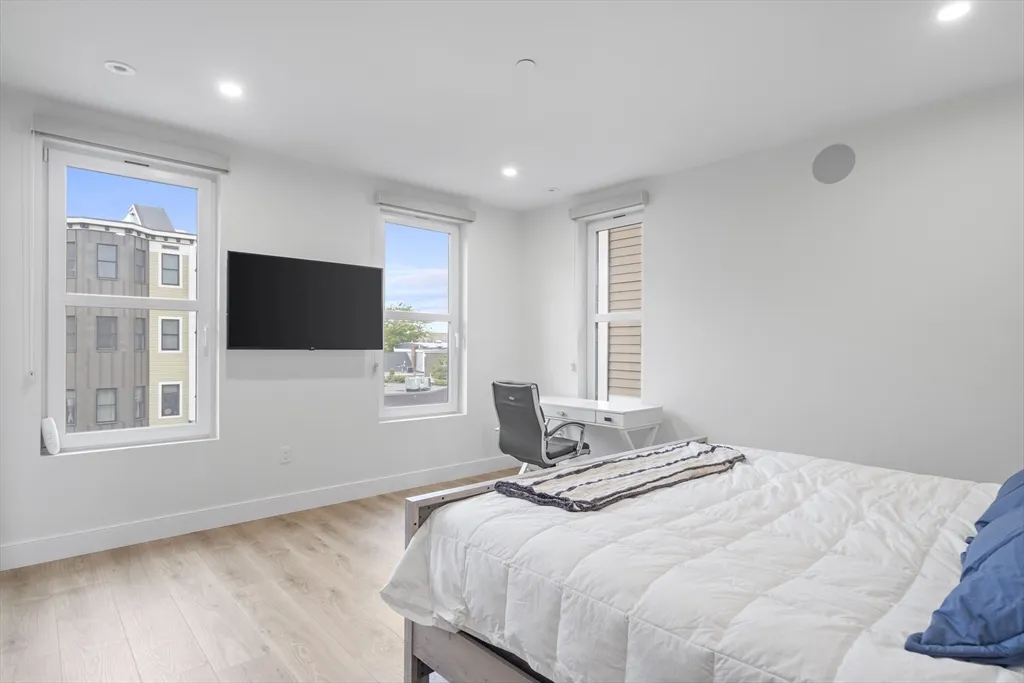 3 bed, 2.5 bath apartment for rent at 326 W Broadway Unit 2, South Boston — photo 6 of 13