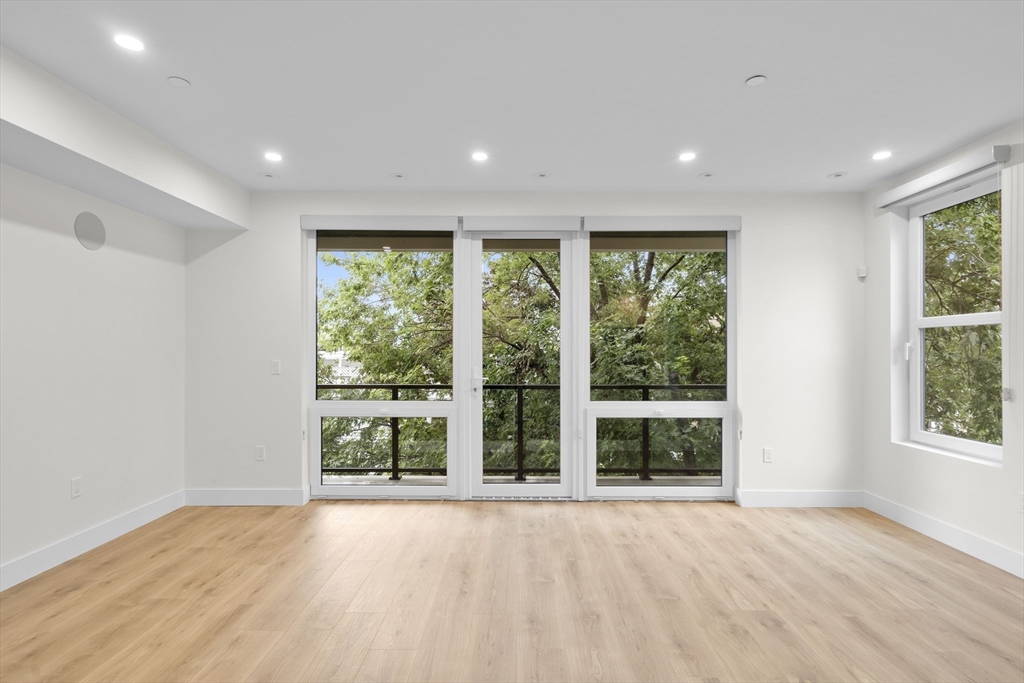 3 bed, 2 bath apartment for rent at 326 W Broadway Unit 8, South Boston — photo 5 of 11
