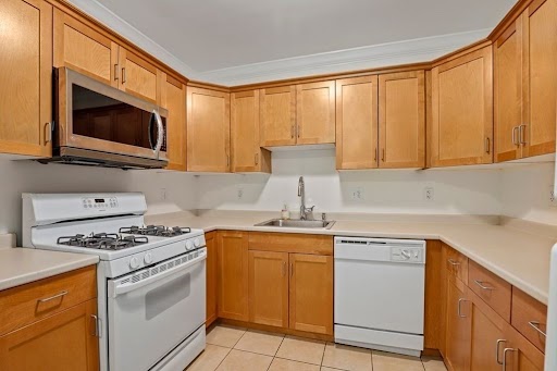 3 bed, 1 bath apartment for rent at 327 Centre St Unit 203, Jamaica Plain