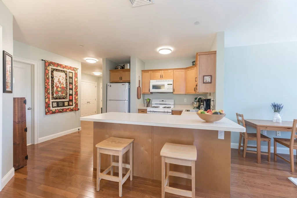 2 bed, 1 bath apartment for rent at 327 Centre St Unit 204, Jamaica Plain — photo 2 of 11