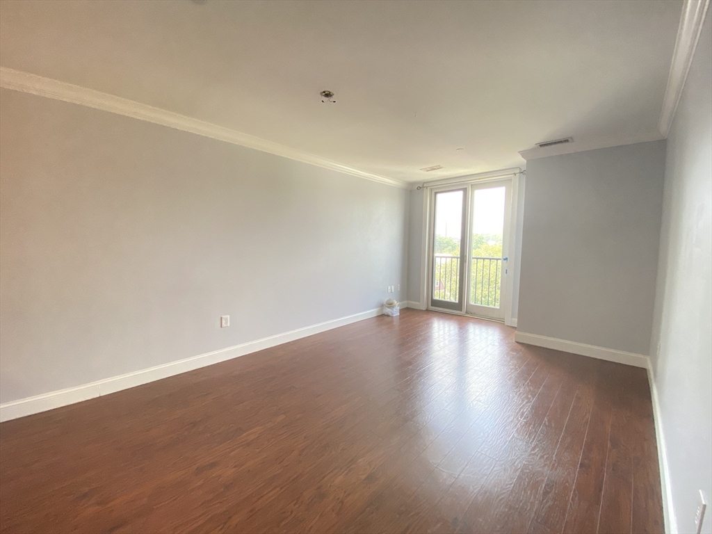 2 bed, 1 bath apartment for rent at 327 Centre St Unit 305, Jamaica Plain — photo 9 of 21
