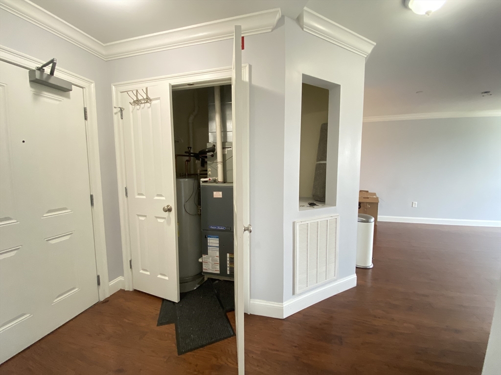 2 bed, 1 bath apartment for rent at 327 Centre St Unit 305, Jamaica Plain — photo 7 of 21