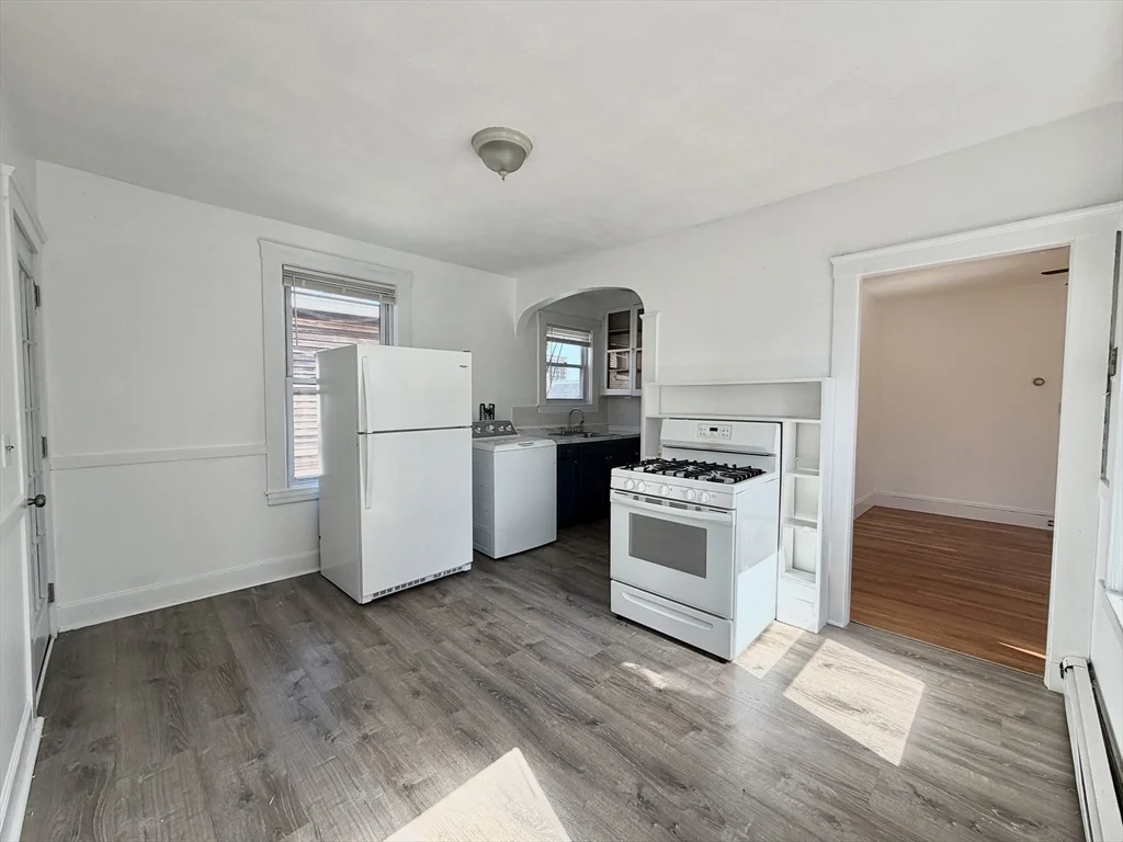 2 bed, 1 bath apartment for rent at 327 Columbia St Unit 3, Wellington-Harrington — photo 3 of 9