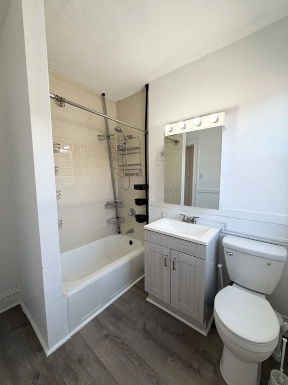 2 bed, 1 bath apartment for rent at 327 Columbia St Unit 3, Wellington-Harrington — photo 9 of 9
