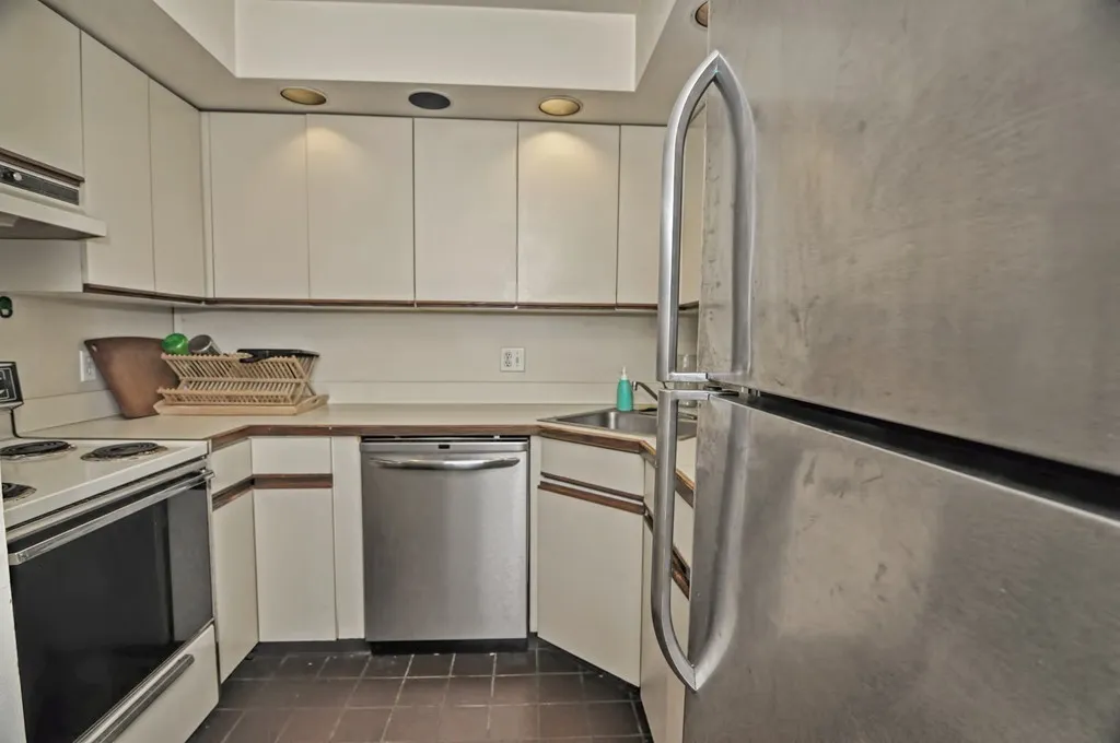 2 bed, 1.5 bath apartment for rent at 327 Commonwealth Ave Unit 1, Back Bay — photo 8 of 12
