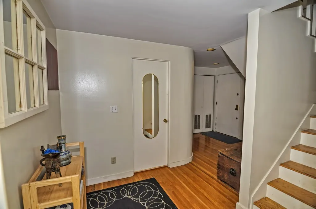 2 bed, 1.5 bath apartment for rent at 327 Commonwealth Ave Unit 1, Back Bay — photo 12 of 12