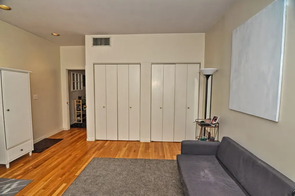 2 bed, 1.5 bath apartment for rent at 327 Commonwealth Ave Unit 1, Back Bay — photo 10 of 12