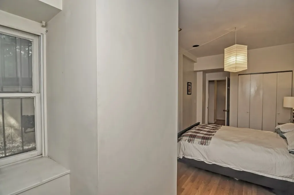 2 bed, 1.5 bath apartment for rent at 327 Commonwealth Ave Unit 1, Back Bay — photo 11 of 12