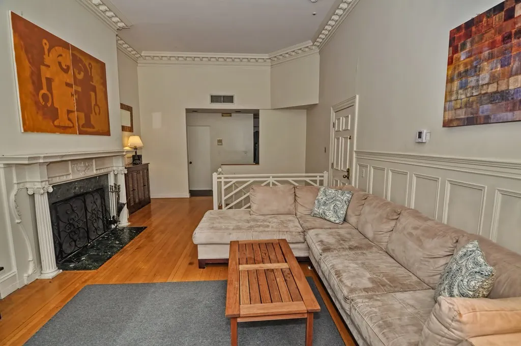 2 bed, 1.5 bath apartment for rent at 327 Commonwealth Ave Unit 1, Back Bay — photo 2 of 12