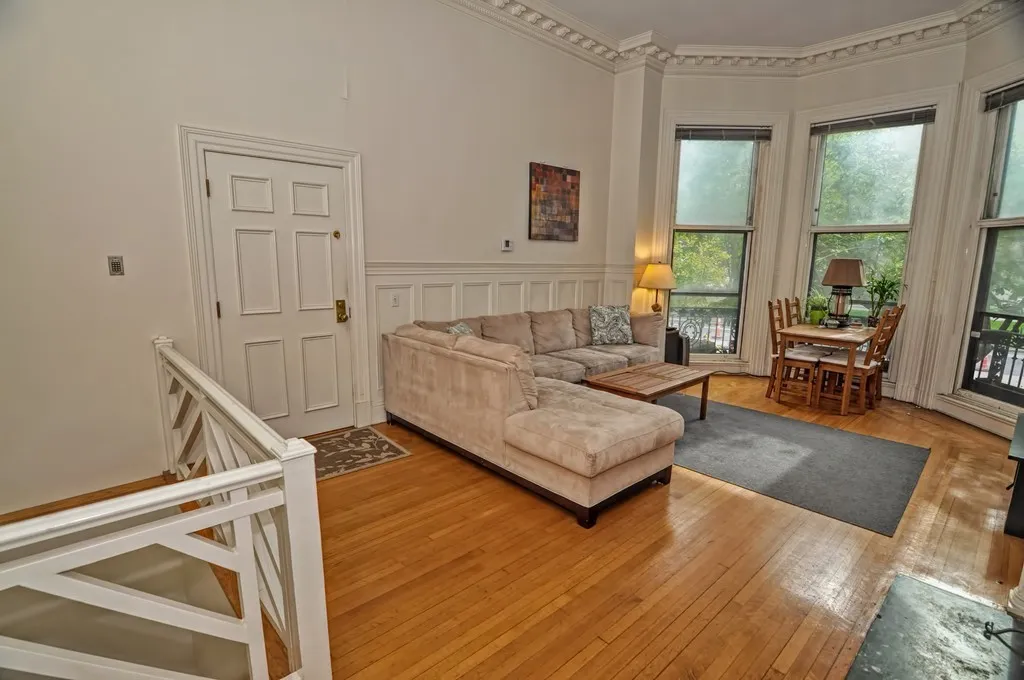2 bed, 1.5 bath apartment for rent at 327 Commonwealth Ave Unit 1, Back Bay — photo 1 of 12