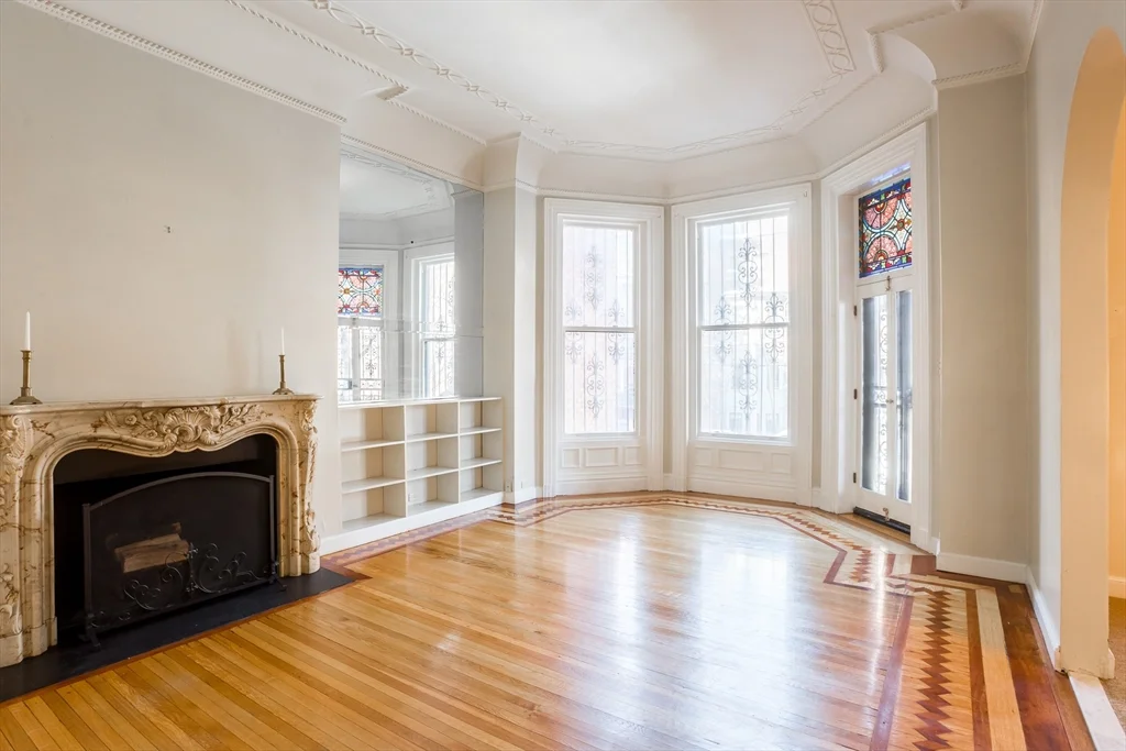 2 bed, 1 bath apartment for rent at 327 Commonwealth Ave Unit 2, Back Bay