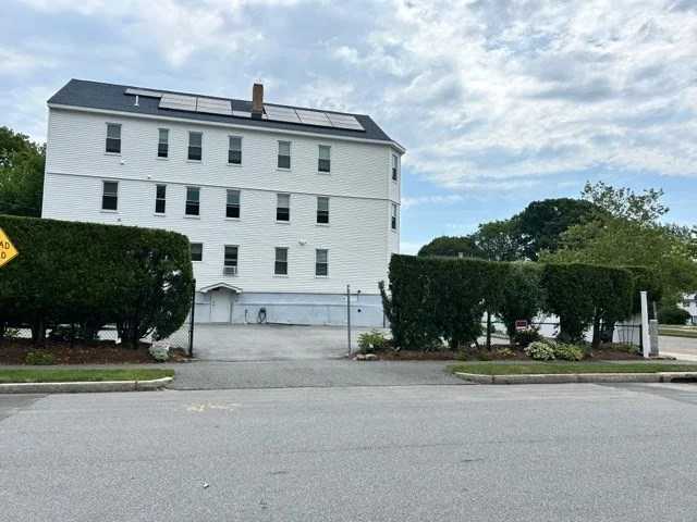 3 bed, 2 bath apartment for rent at 327 Hamilton St Unit 2, Worcester