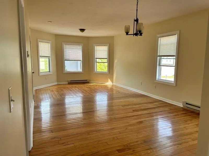 3 bed, 2 bath apartment for rent at 327 Hamilton St Unit 2, Worcester — photo 5 of 7