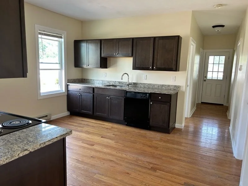 3 bed, 2 bath apartment for rent at 327 Hamilton St Unit 2, Worcester — photo 2 of 7
