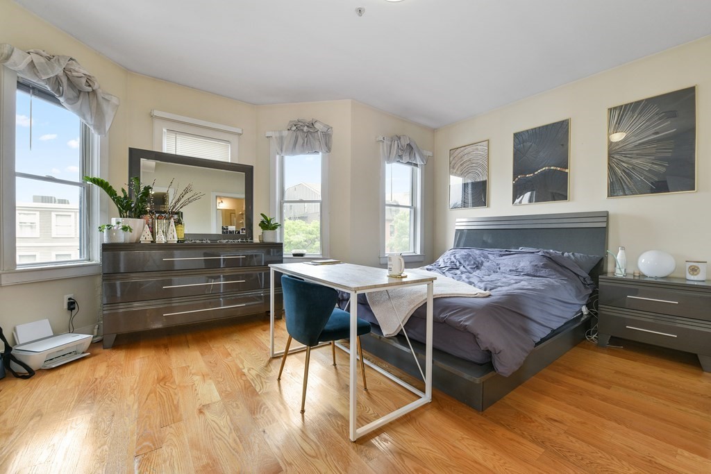 2 bed, 2 bath apartment for rent at 327 W Broadway Unit 1, South Boston — photo 8 of 14