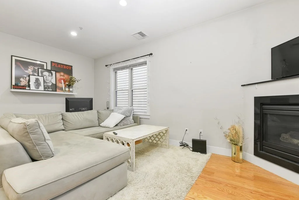 2 bed, 2 bath apartment for rent at 327 W Broadway Unit 2, South Boston — photo 7 of 14