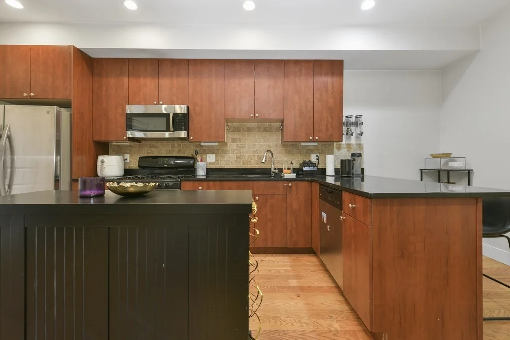 2 bed, 2 bath apartment for rent at 327 W Broadway Unit 2, South Boston — photo 3 of 14