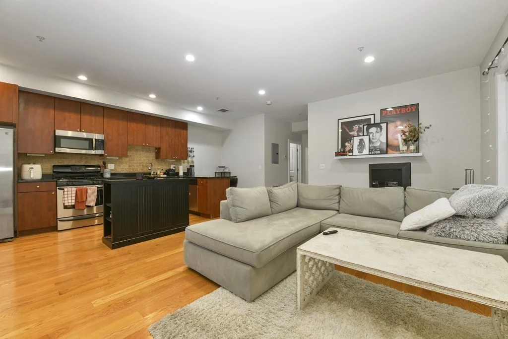 2 bed, 2 bath apartment for rent at 327 W Broadway Unit 2, South Boston — photo 5 of 14