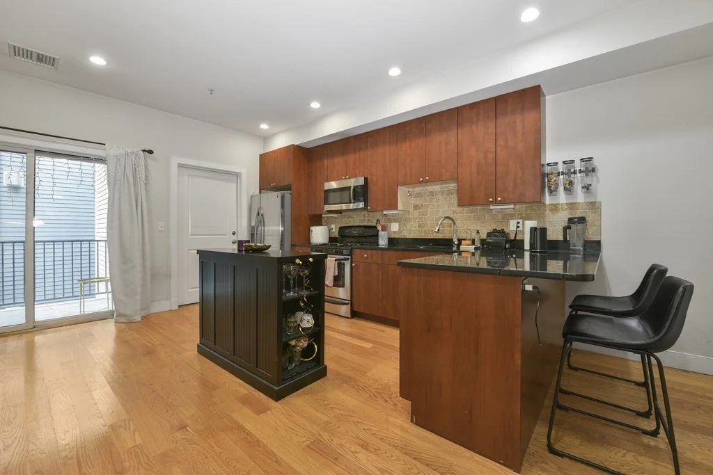 2 bed, 2 bath apartment for rent at 327 W Broadway Unit 2, South Boston — photo 2 of 14
