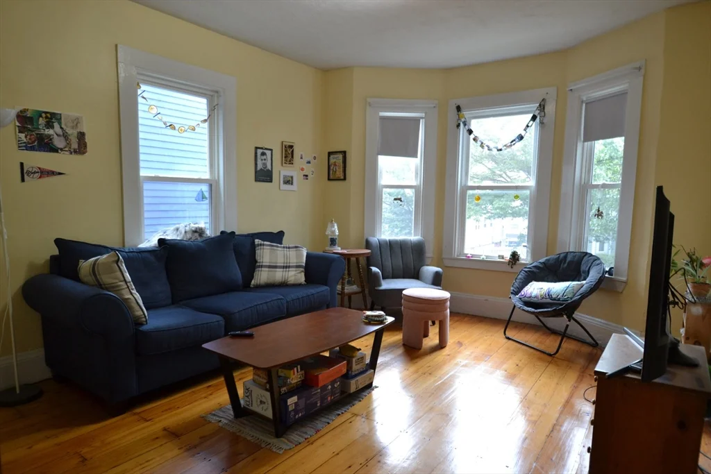 3 bed, 1 bath apartment for rent at 3270 Washington St Unit 1, Jamaica Plain — photo 4 of 9