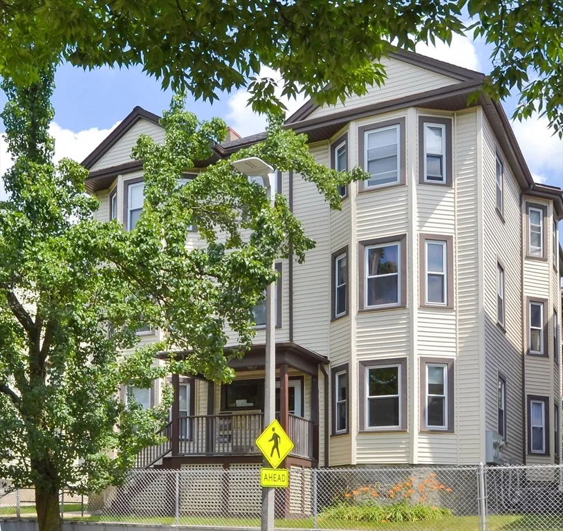 3 bed, 1 bath apartment for rent at 3270 Washington St Unit 1, Jamaica Plain — photo 8 of 9