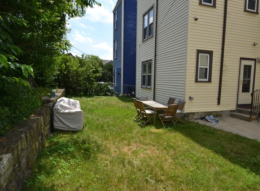 3 bed, 1 bath apartment for rent at 3270 Washington St Unit 1, Jamaica Plain — photo 7 of 9
