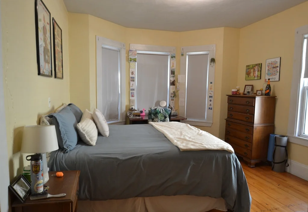 3 bed, 1 bath apartment for rent at 3270 Washington St Unit 1, Jamaica Plain — photo 5 of 9
