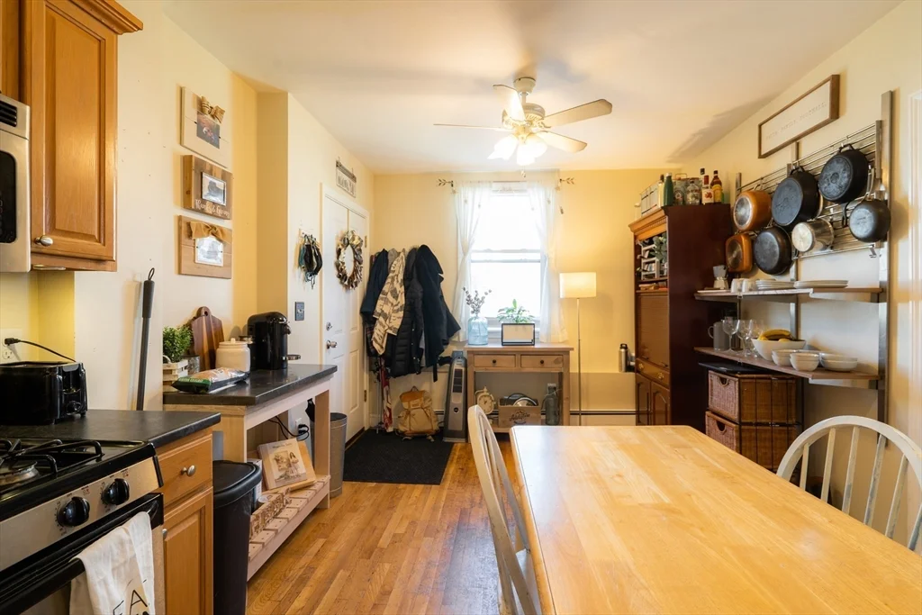 1 bed, 1 bath apartment for rent at 328 Beacon St Unit 1F, Spring Hill — photo 3 of 10