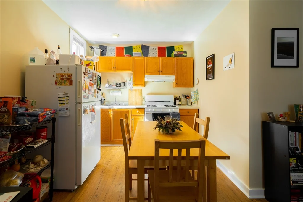 1 bed, 1 bath apartment for rent at 328 Beacon St Unit 1R, Spring Hill