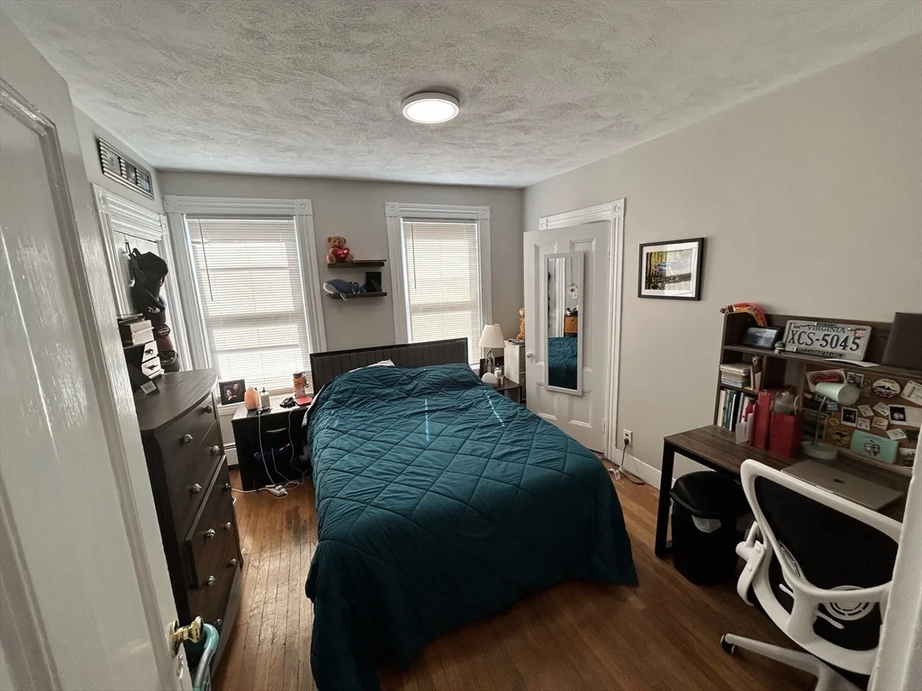 2 bed, 1 bath apartment for rent at 328 Beacon St Unit 2F, Spring Hill — photo 5 of 6