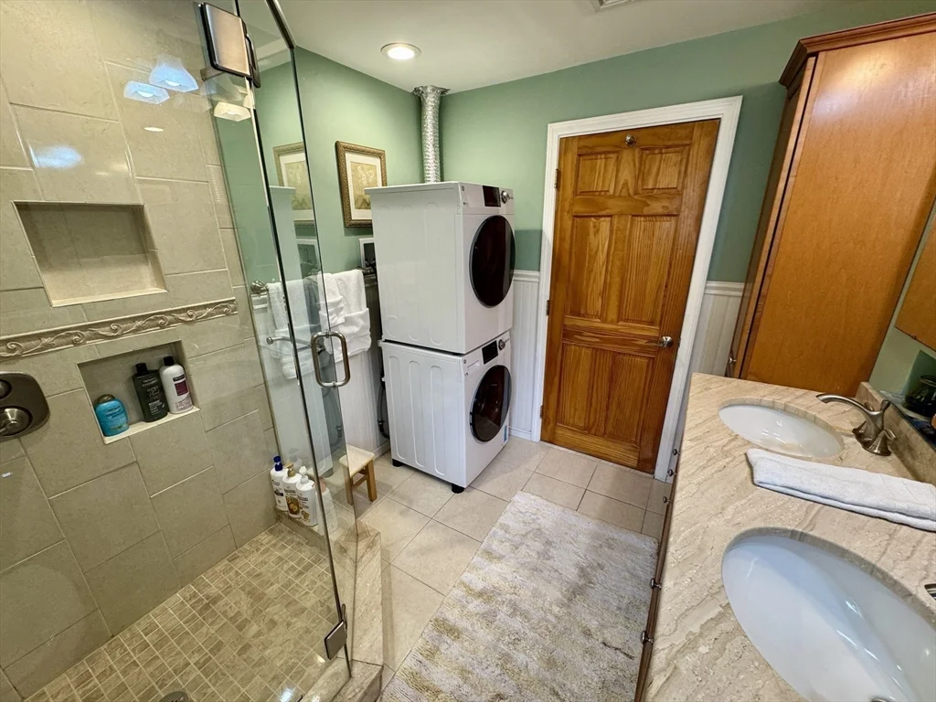 2 bed, 1 bath apartment for rent at 328 Blue Hill Ave Unit SF, Milton — photo 19 of 25