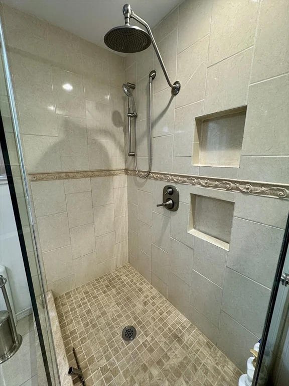 2 bed, 1 bath apartment for rent at 328 Blue Hill Ave Unit SF, Milton — photo 20 of 25