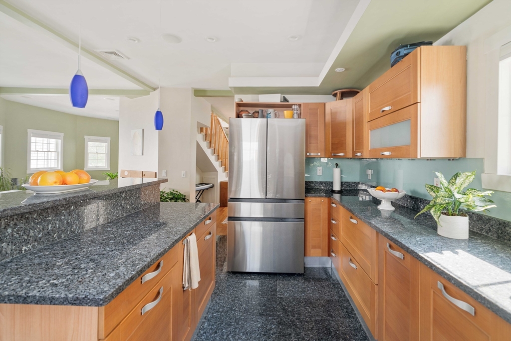 3 bed, 2 bath apartment for rent at 328 Highland Ave Unit 2, Spring Hill — photo 12 of 31
