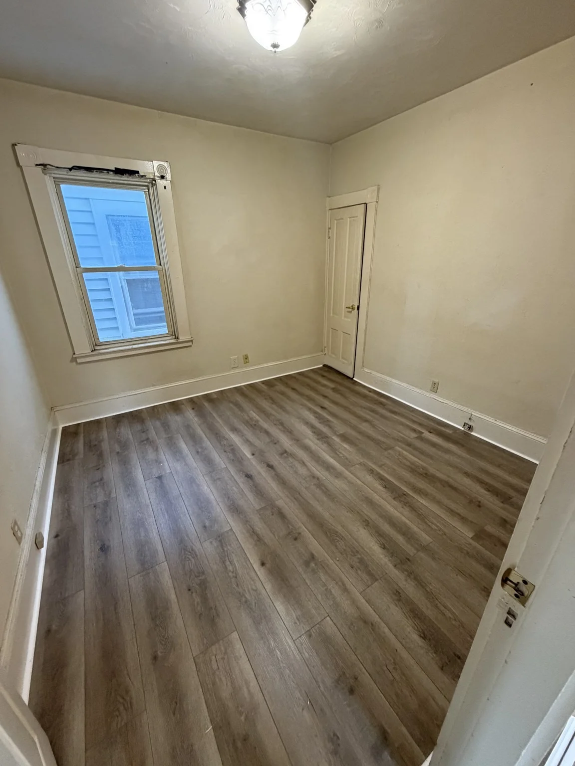 3 bed, 1 bath apartment for rent at 328 Sawyer St Unit 3, New Bedford — photo 6 of 8