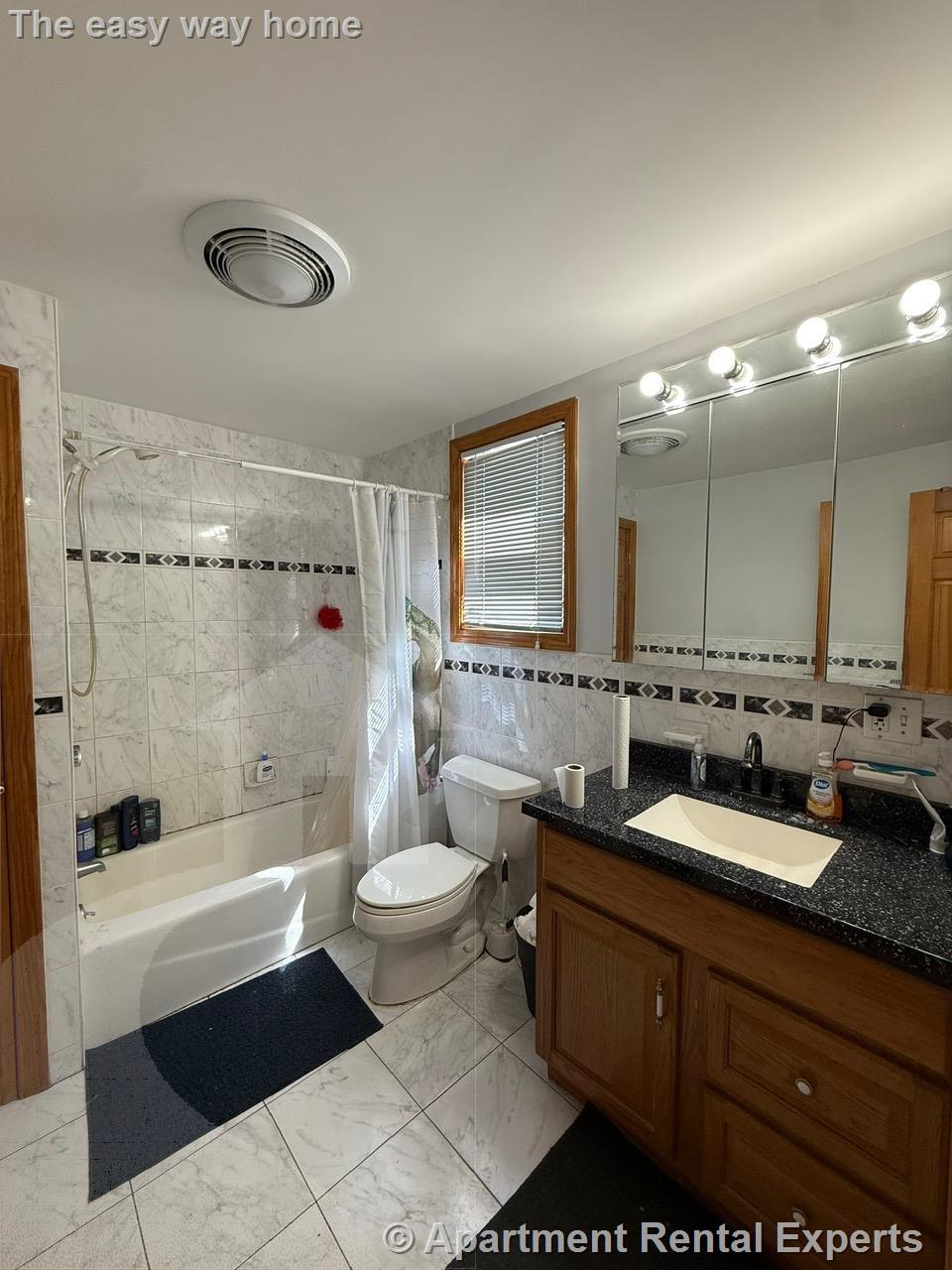 4 bed, 2 bath apartment for rent at 328 Washington St Unit 2, Union Square — photo 7 of 15