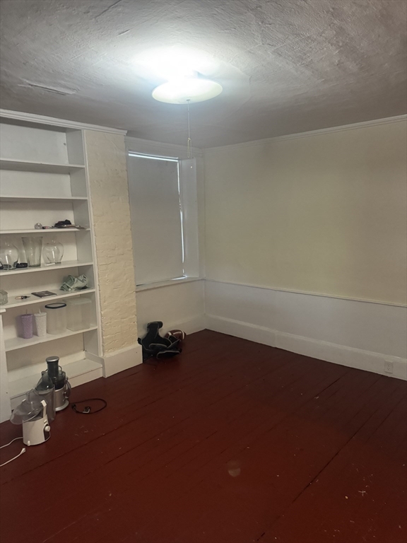 3 bed, 1 bath apartment for rent at 329 Bedford St Unit 1, Lexington — photo 4 of 18