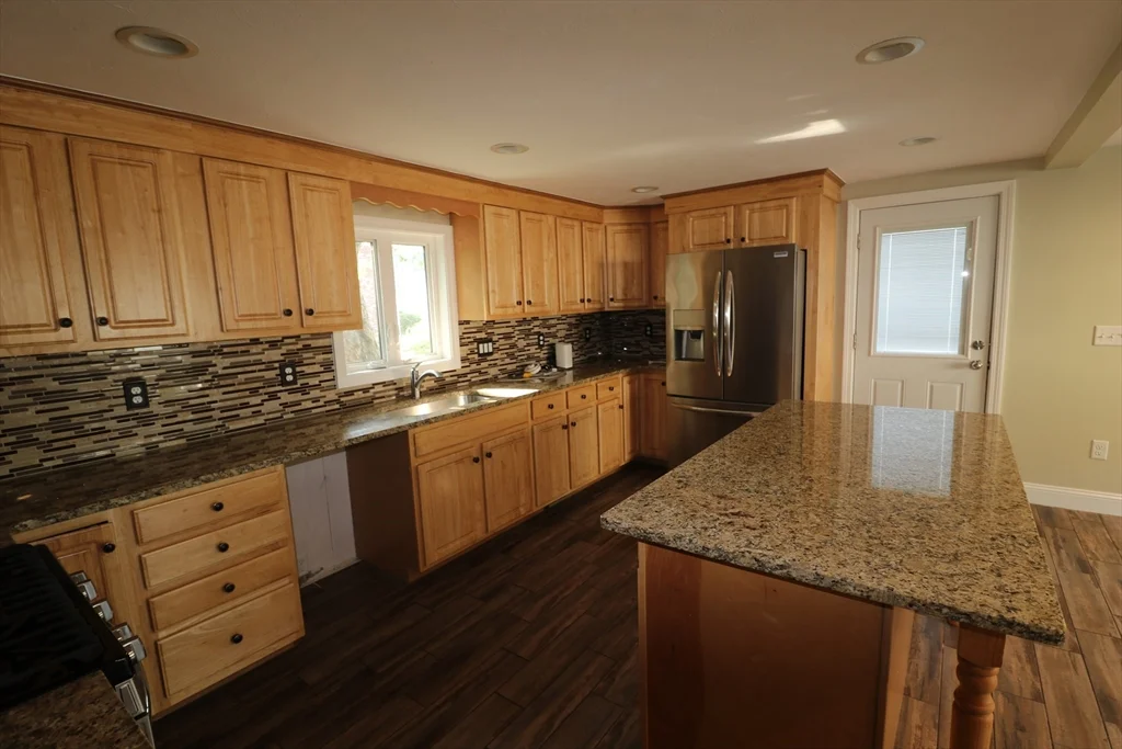 3 bed, 3 bath apartment for rent at 329 Bridge St, Dedham — photo 5 of 35