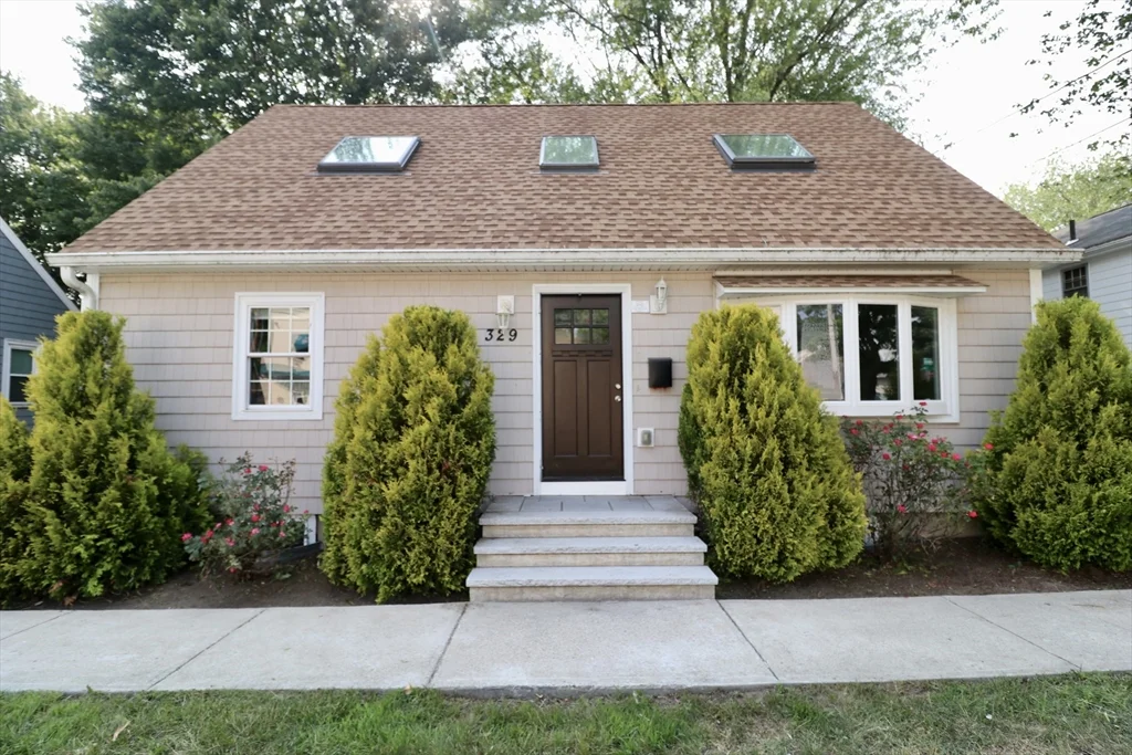 3 bed, 3 bath apartment for rent at 329 Bridge St, Dedham