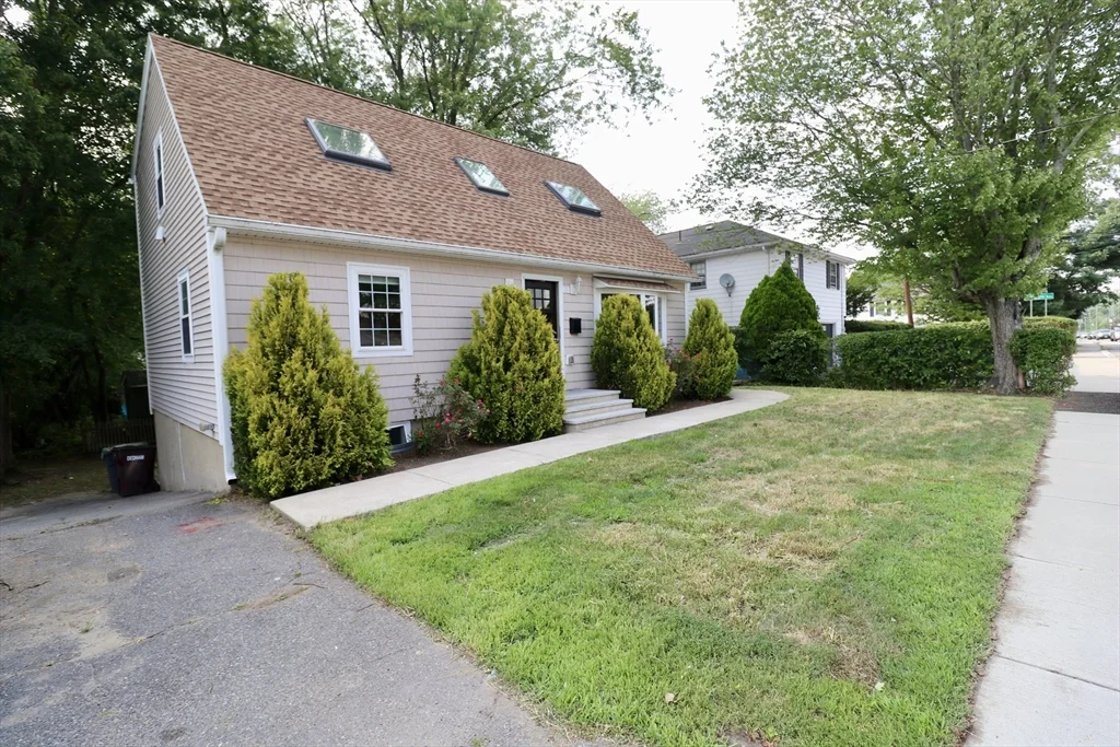 3 bed, 3 bath apartment for rent at 329 Bridge St, Dedham — photo 32 of 35