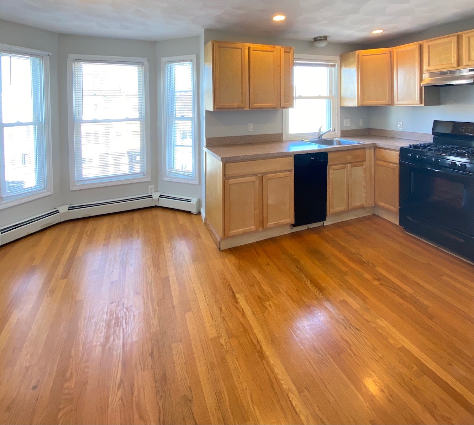 1.5 bed, 1 bath apartment for rent at 329 Paris St Unit 30, East Boston