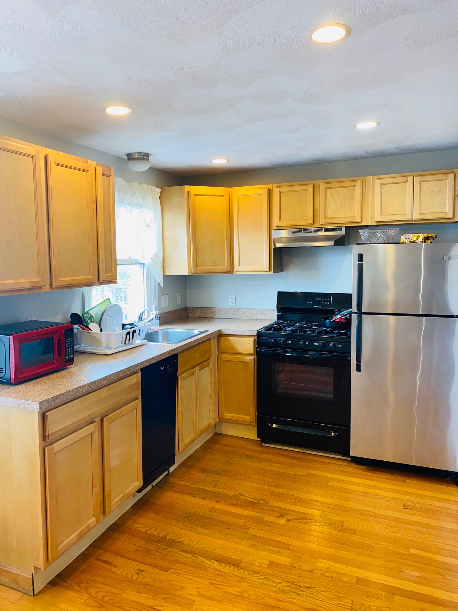 1.5 bed, 1 bath apartment for rent at 329 Paris St Unit 30, East Boston — photo 4 of 8