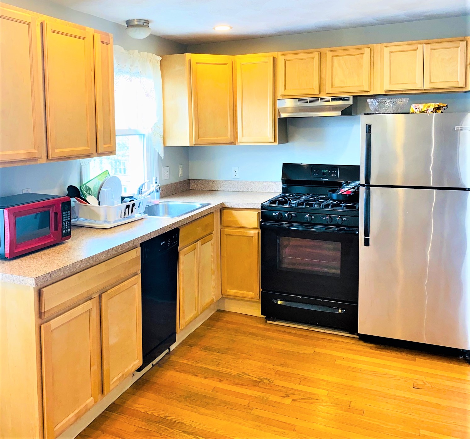 1.5 bed, 1 bath apartment for rent at 329 Paris St Unit 30, East Boston — photo 2 of 8