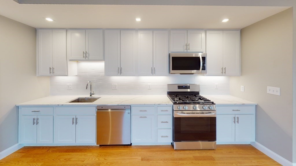 2 bed, 1 bath apartment for rent at 329 Shirley Unit B, Winthrop