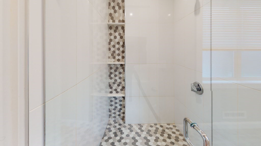 2 bed, 1 bath apartment for rent at 329 Shirley Unit B, Winthrop — photo 7 of 10
