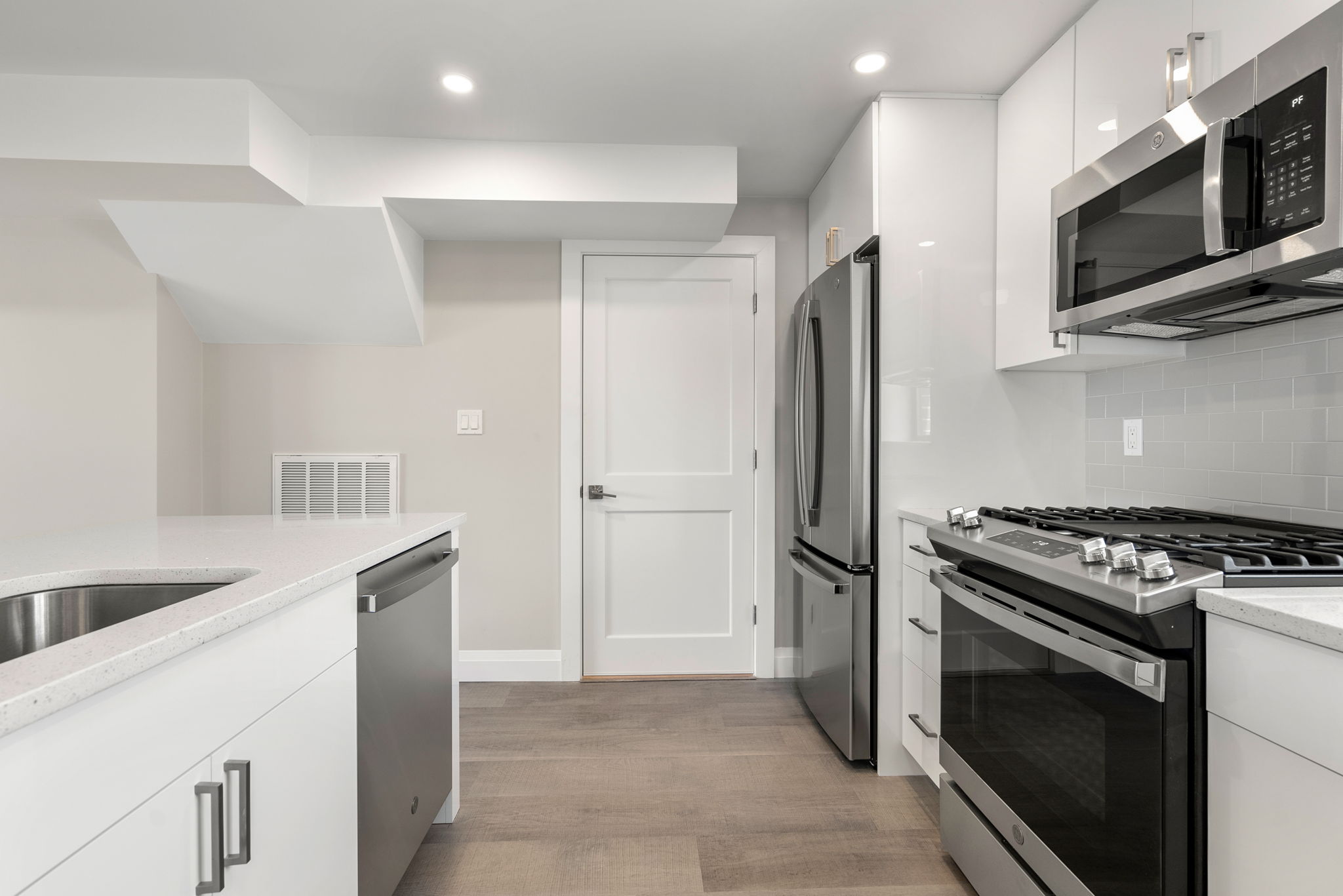 2 bed, 1 bath apartment for rent at 329 Summit Ave Unit 11, Brighton — photo 7 of 8