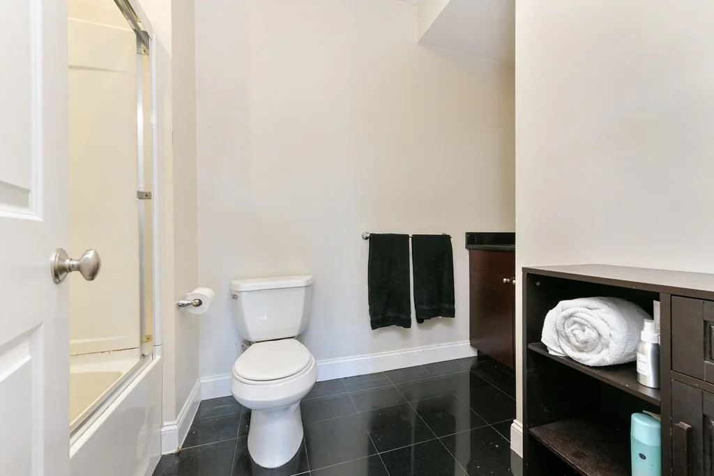 2 bed, 1 bath apartment for rent at 329 W Broadway Unit 1, South Boston — photo 9 of 10