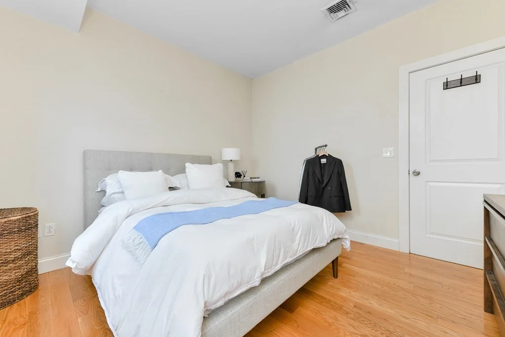 2 bed, 1 bath apartment for rent at 329 W Broadway Unit 1, South Boston — photo 8 of 10