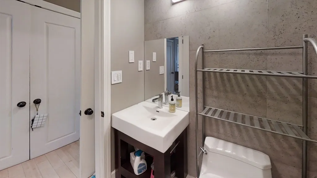 3 bed, 2.5 bath apartment for rent at 329 West Fourth St Unit 329, South Boston — photo 13 of 18