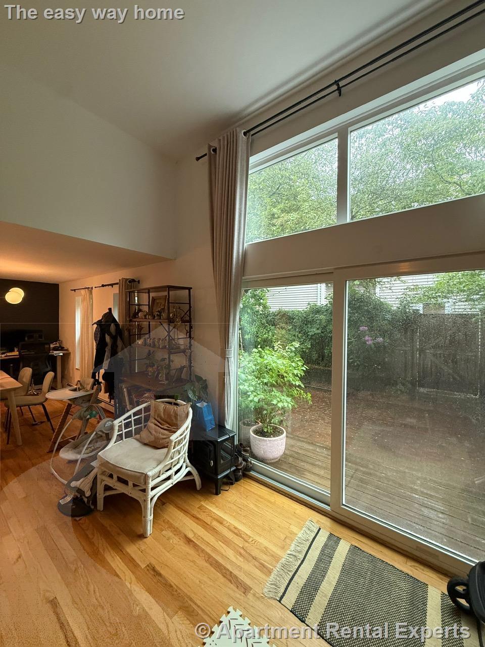 2 bed, 2 bath apartment for rent at 32A Warwick St, Davis Square — photo 10 of 23