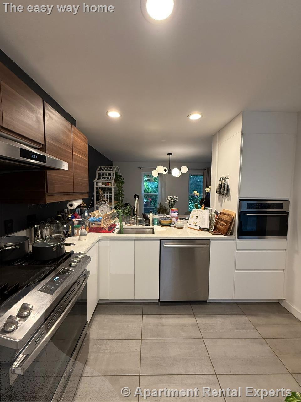 2 bed, 2 bath apartment for rent at 32A Warwick St, Davis Square — photo 6 of 23
